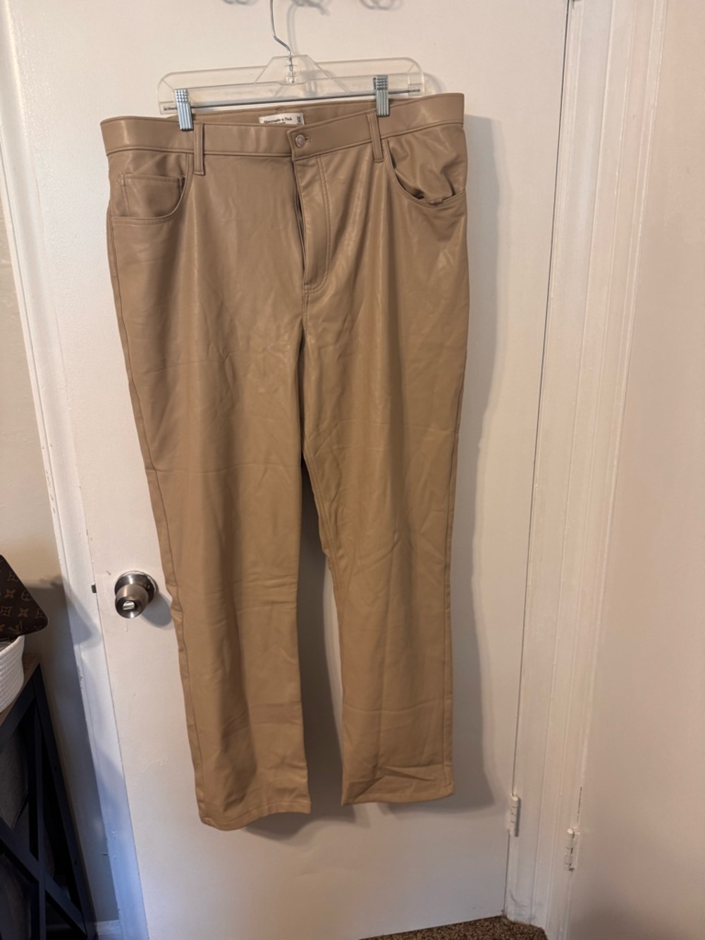 Women’s Ambercrombie 90’s Fit Faux Leather Pants in Tan